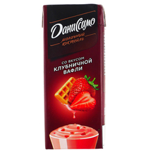 Молочный коктейль «Даниссимо» со вкусом клубничной вафли 215 г 